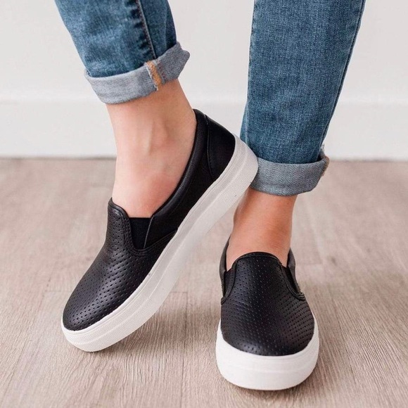 Comfy Perforated Slip-on Flats Loafer Sneakers Black - Picture 3 of 5